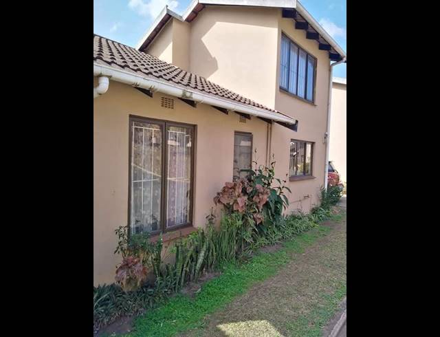 2.5 BEDROOM SIMPLEX FOR SALE IN BELLAIR